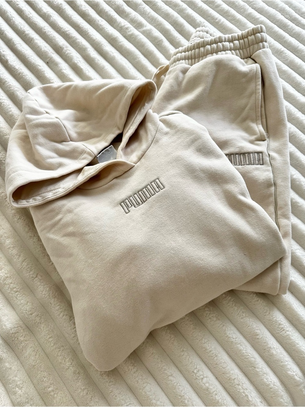 puma • taupe matching hoodie & sweatpants set • medium |